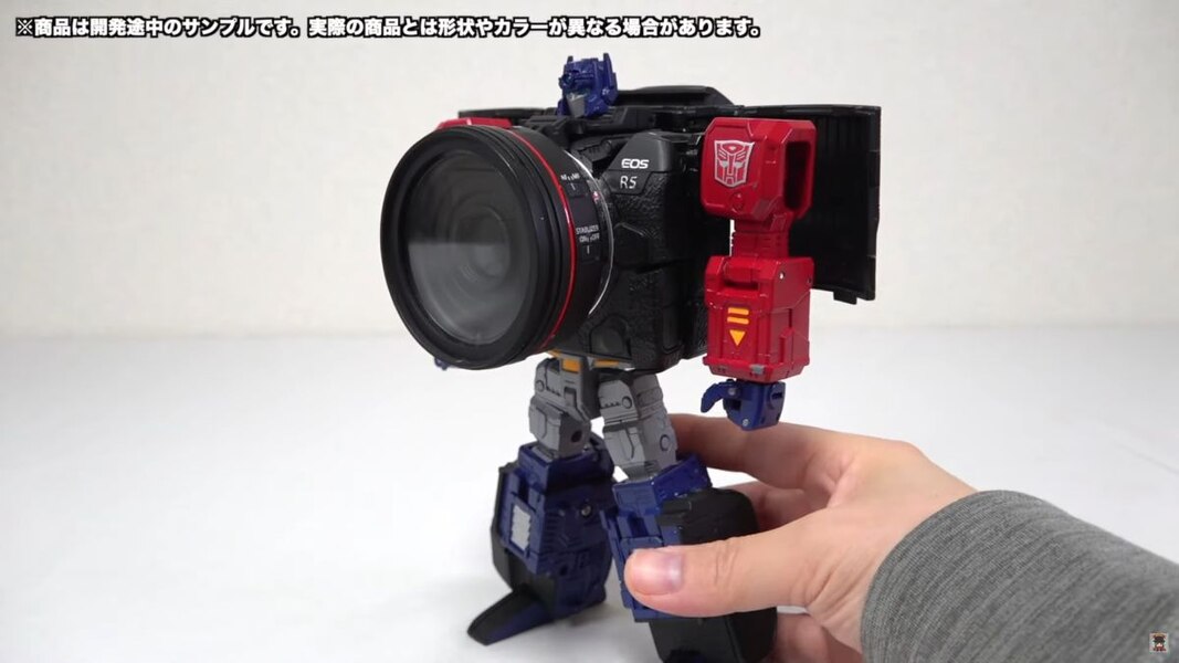 Canon X Transformers Optimus Prime R5 In Hand Image  (14 of 31)